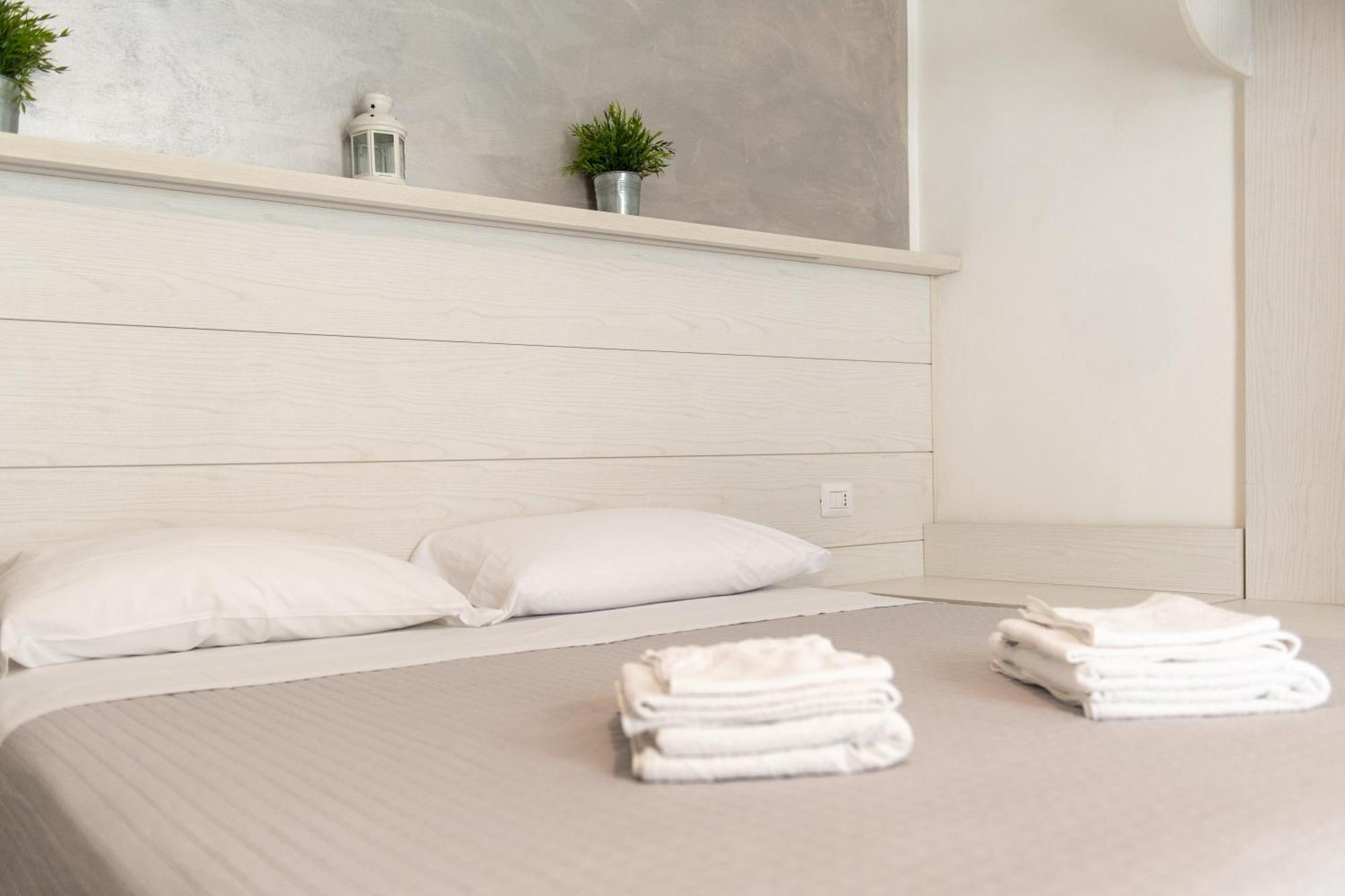 Hotel Hawaii Bed And Coffee Riccione Eksteriør billede
