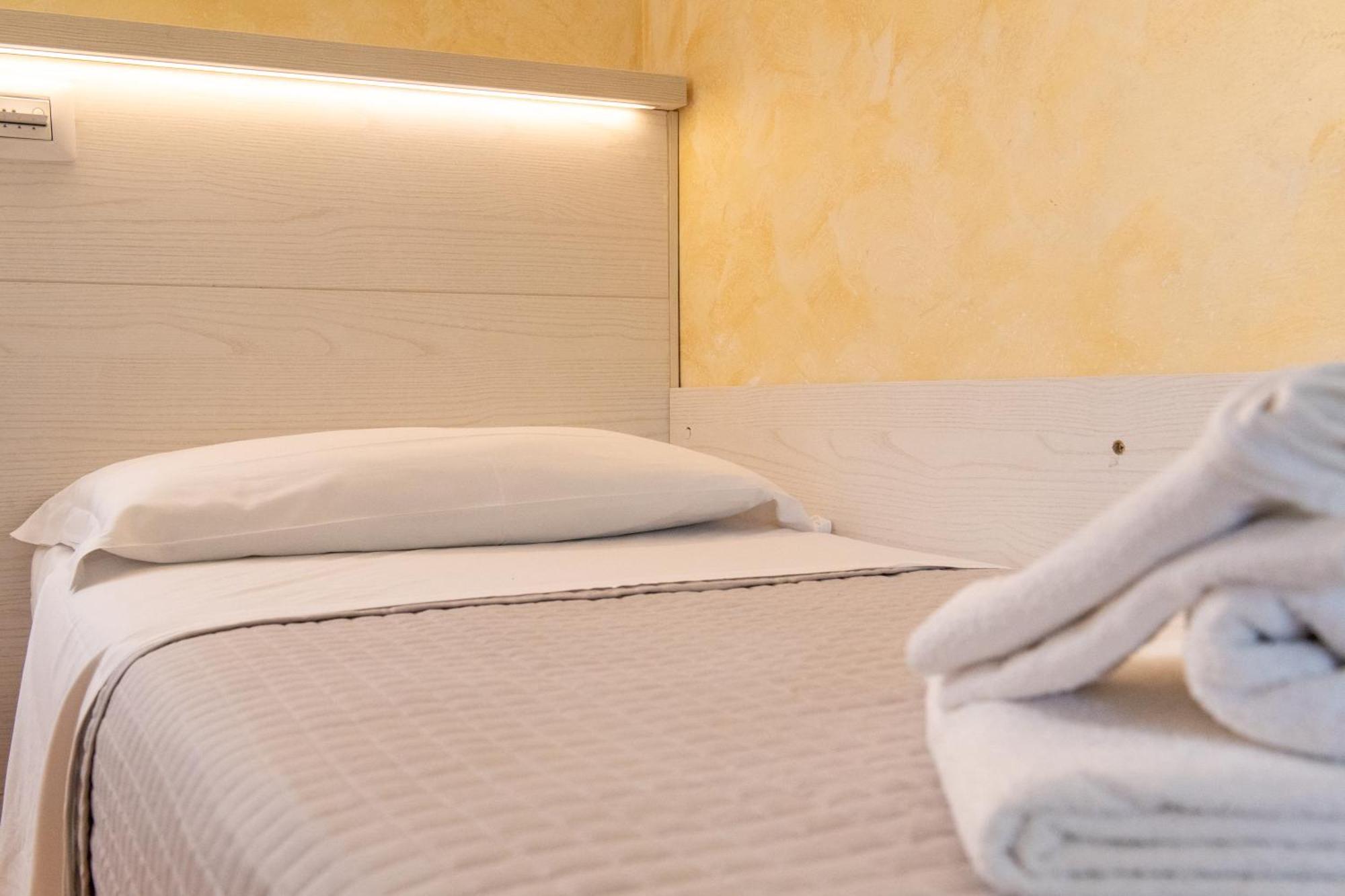 Hotel Hawaii Bed And Coffee Riccione Eksteriør billede