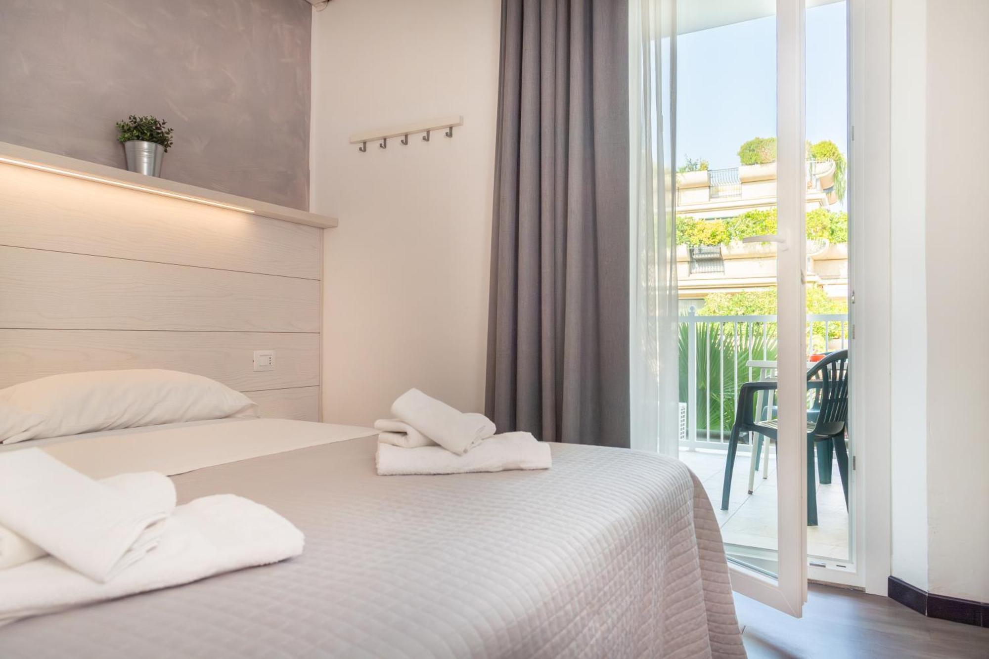 Hotel Hawaii Bed And Coffee Riccione Værelse billede
