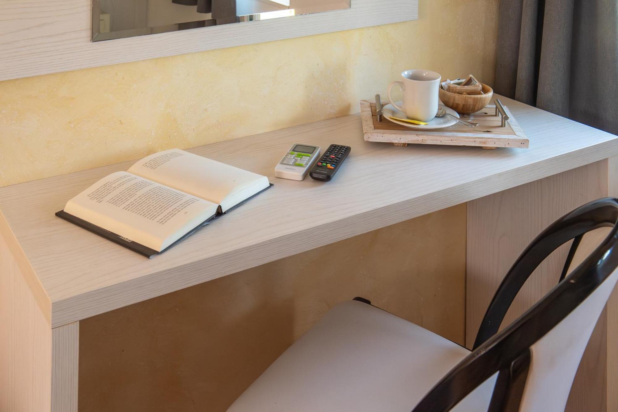 Hotel Hawaii Bed And Coffee Riccione Eksteriør billede