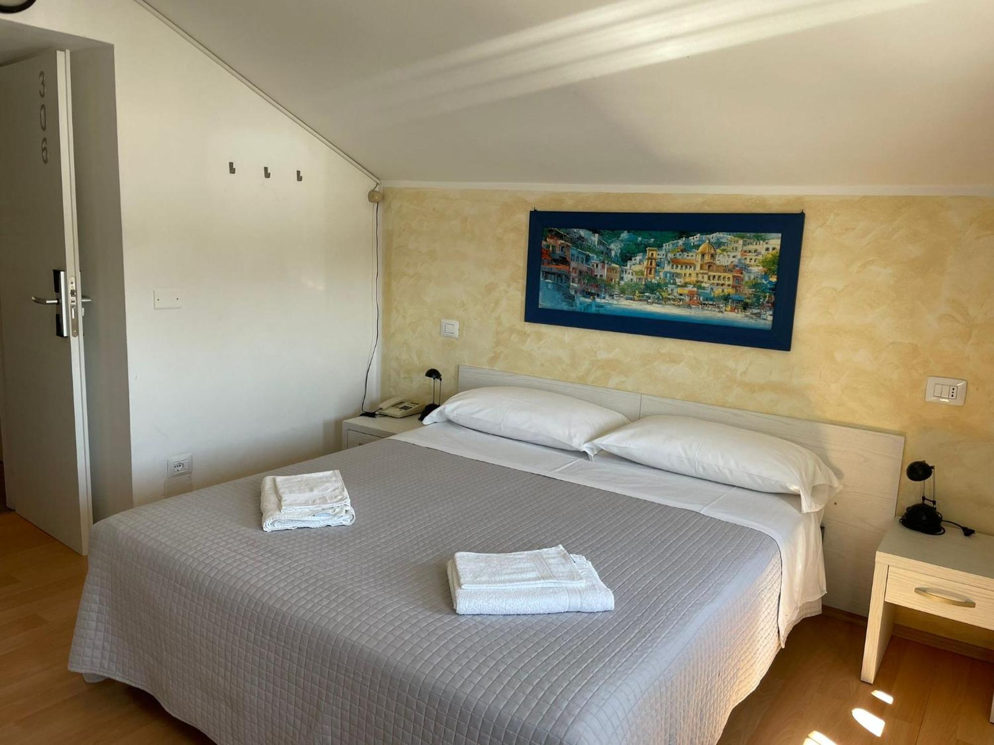 Hotel Hawaii Bed And Coffee Riccione Eksteriør billede